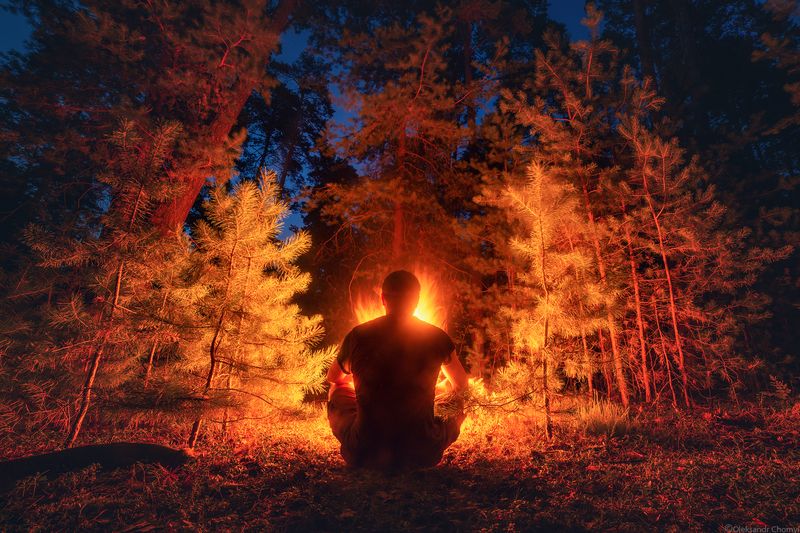 ночь, лес, силуэт, костер, пристанище, тишина, уединение, молчание, аскетизм, коростышев, украина, фотографчорный, сашачорный, \