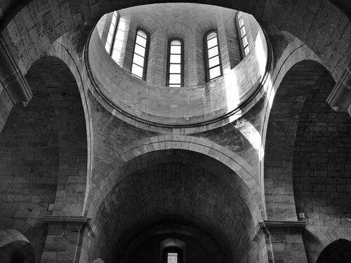 Свет над арками