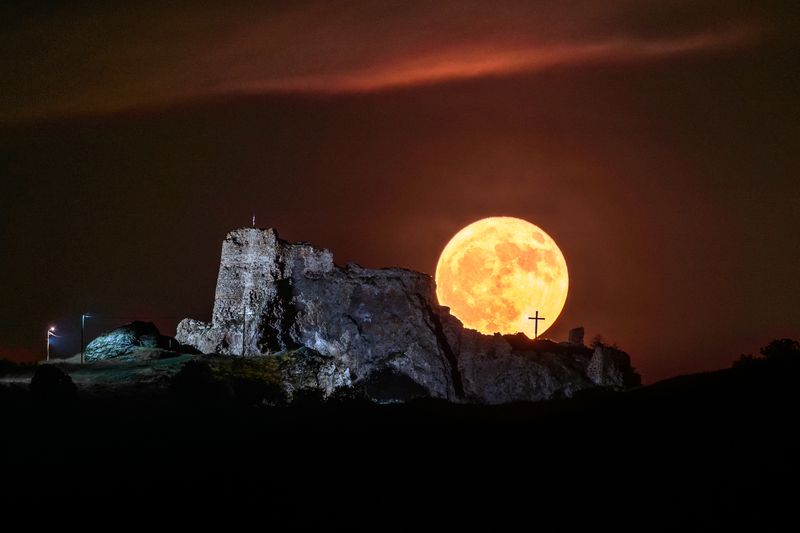 #moon, #astrophotography, #georgia Moon Over Azeula Fortress  фото превью