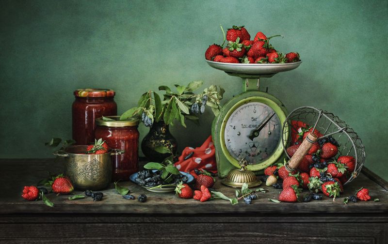 Пора варить клубничный джем. фото превью