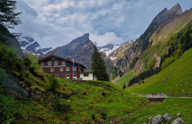Швейцарские Альпы фото превью