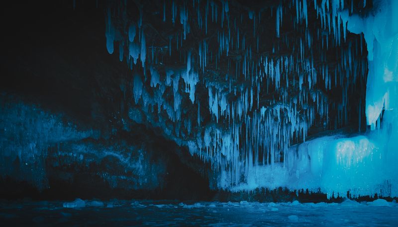 baikal, winter, ice, cold, lake, landscape, , den, cape, island, grotte, Грот на Байкале. фото превью