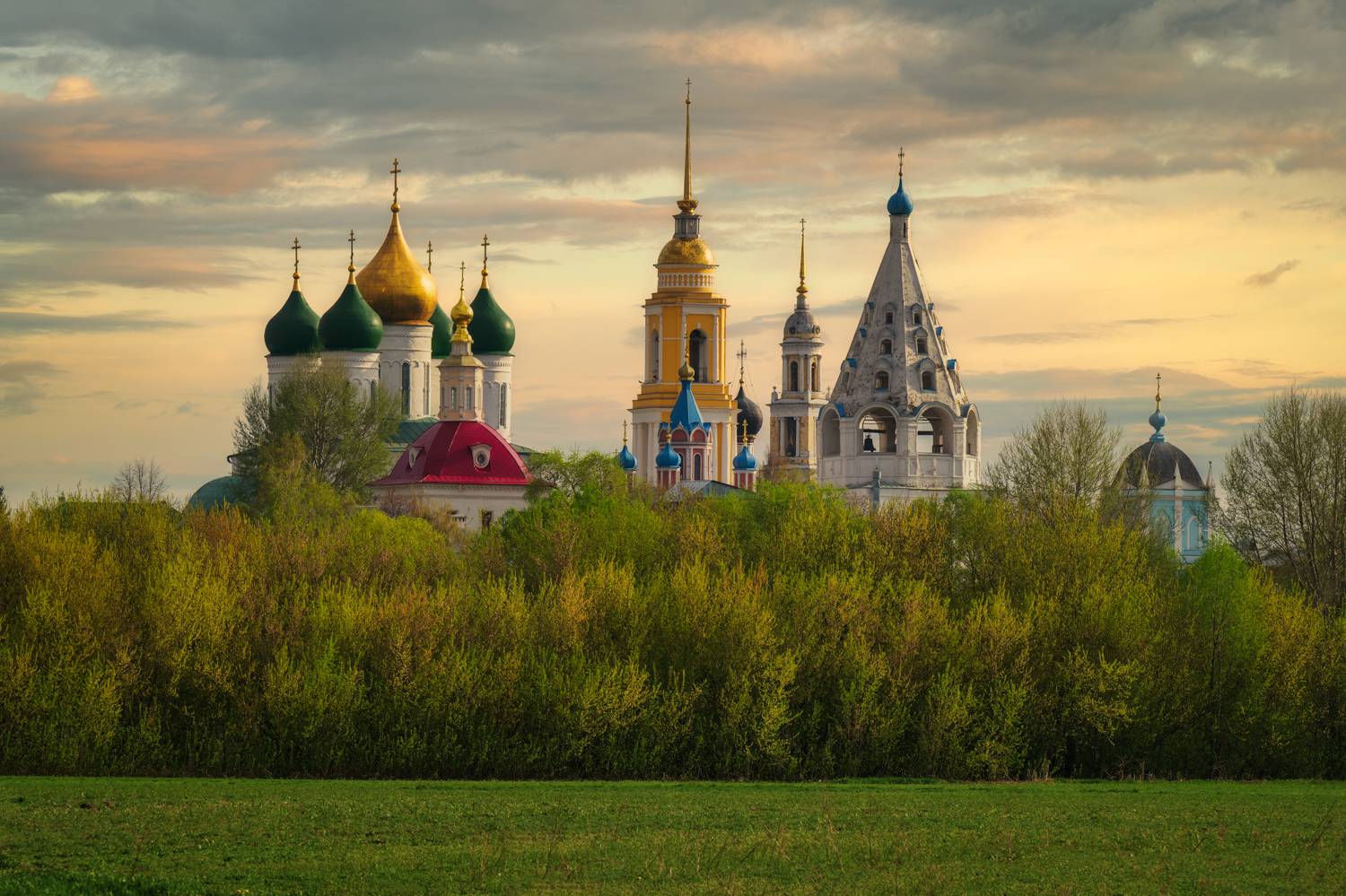 россия, коломна, весна, московская область, храм, церковь, православие, вечер, закат, колокольня, кремль, Ракичевич Томислав