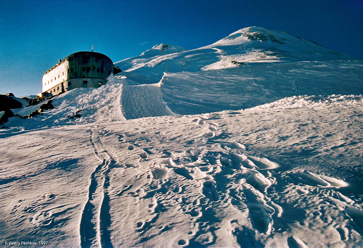 приют 11, приют одиннадцати, эльбрус, снег, приэльбрусье, кабардино-балкария, Пешков Валерий