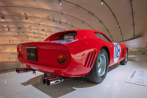 Legend Ferrari.  250 GTO