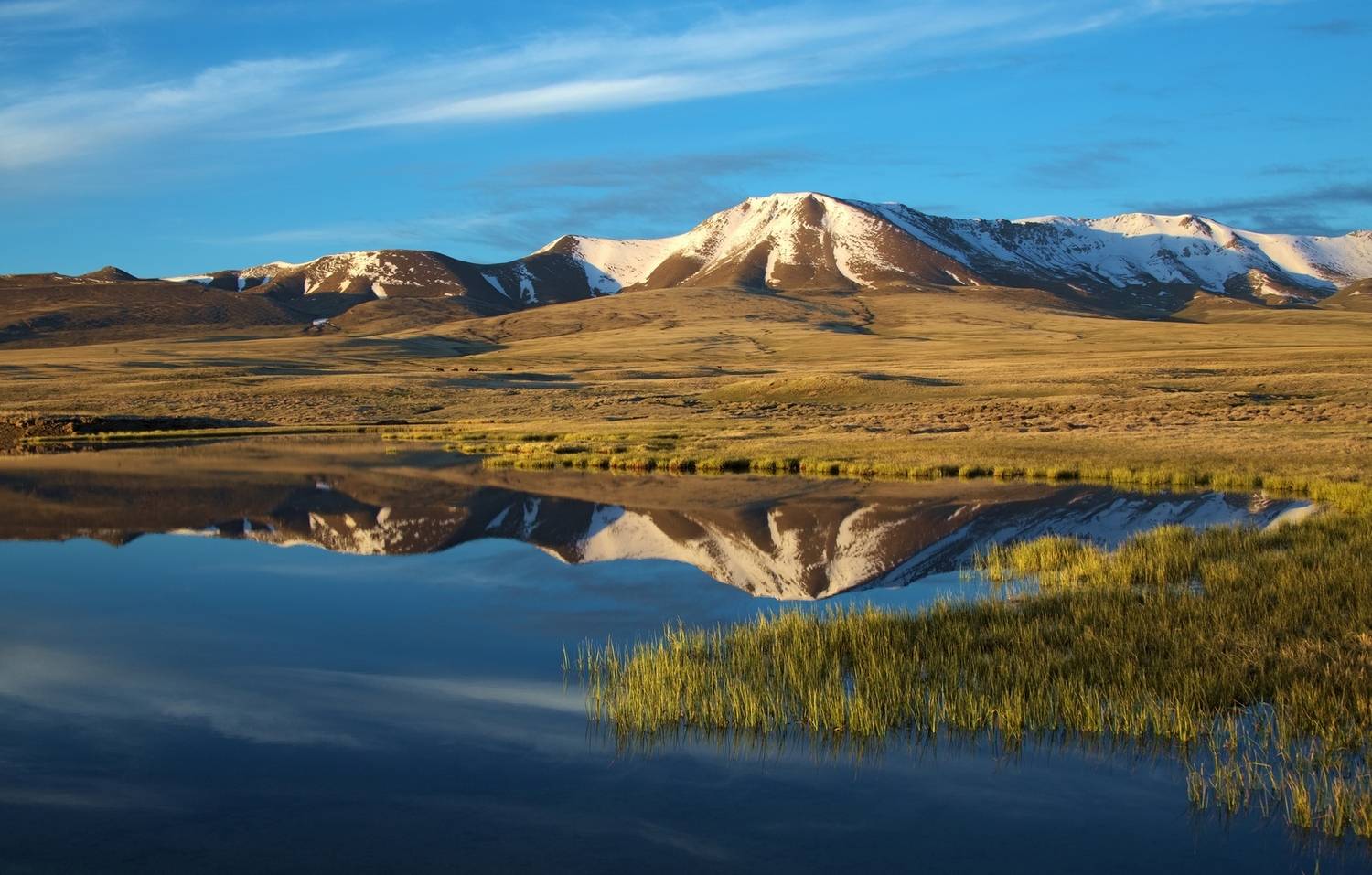 горы озеро пейзаж облака отражение утро весна, Мурзинов Виктор