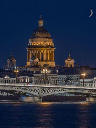 Ночной Исакий