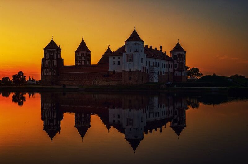 Мирский замок фото превью