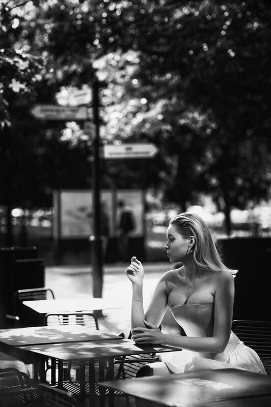 молодая девушка, городской стиль, дворы, на открытом воздухе Настя фото превью