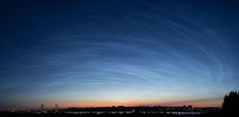 Серебристые облака фото превью