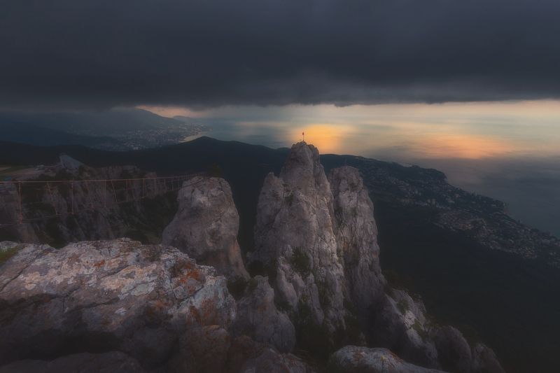 Небо в горах фото превью