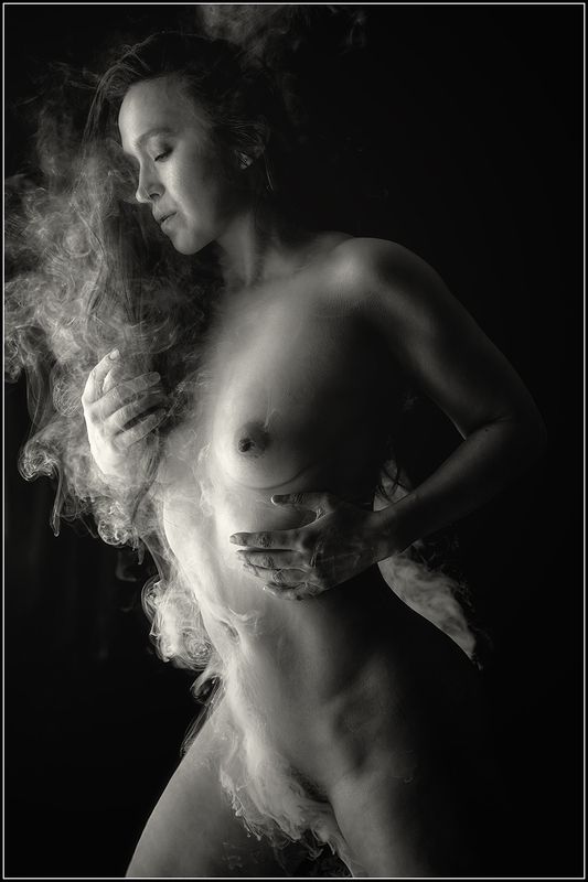nude,fine art nude,naked,women,figure study,beauty,studio,sexy,breasts,erotic,sexy,sensual, Smoking фото превью