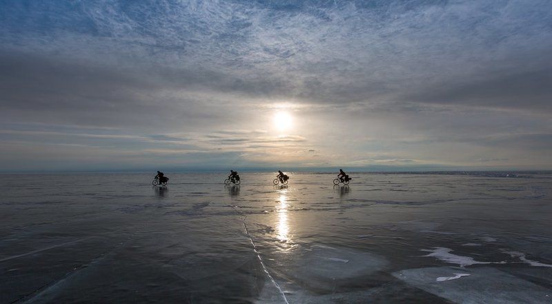 велосипед,лед,небо,солнце,байкал Как хорош велосипед! фото превью