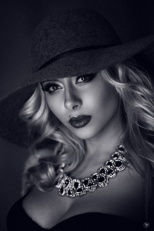 Портрет, лицо, девушка, взгляд, украшения, красота, шляпа,  Виктория фото превью