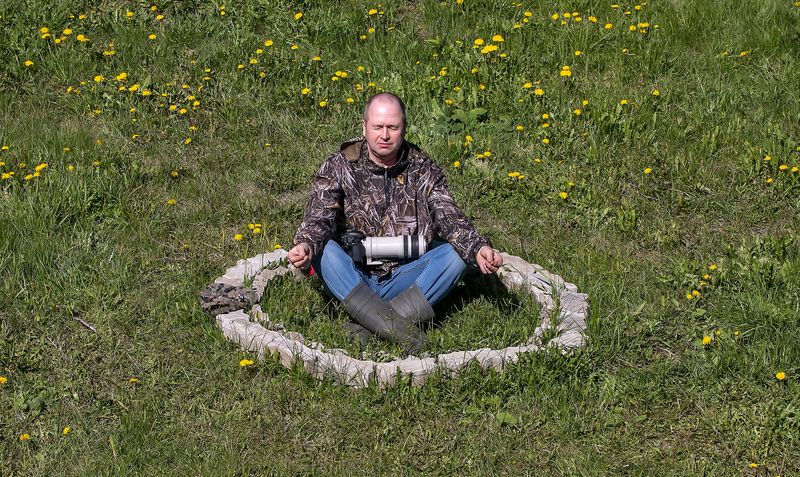 фотограф, медитация, магический круг, луг Медитация перед фотоохотой фото превью