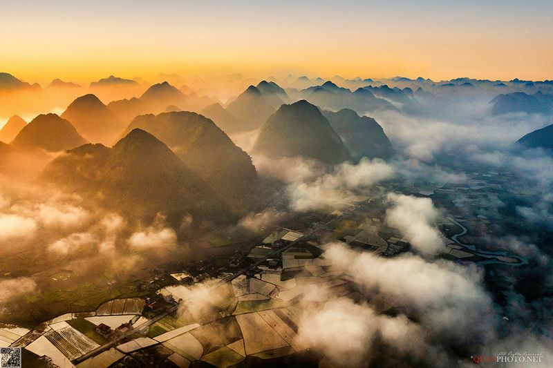 quanphoto, landscape, mountains, sunrise, dawn, valley, rice, river, clouds, farmland, agriculture, rural, vietnam Mountains Dawn фото превью