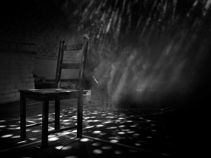 слава, успех, стул Настигающая слава фото превью