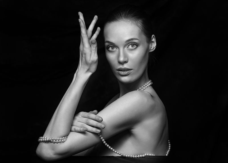 Одетая жемчугом фото превью