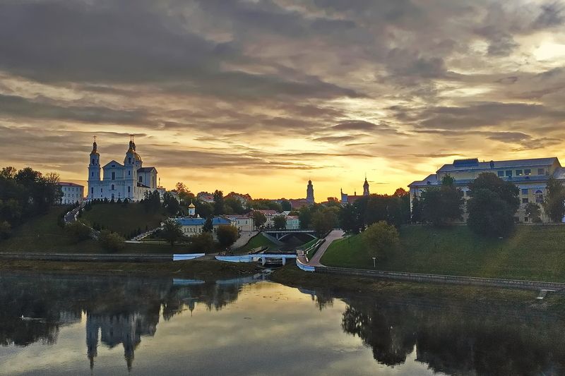 витебск,  храм, восход, западная двина Золотистый восход в Витебске фото превью