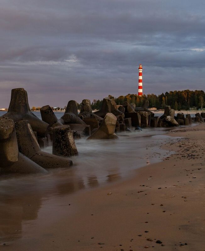 озеро, ладожское озеро, волны, закат, маяк, закат, пейзаж, санкт-петербург, спб, питер, lighthouse, waves, sunset, lake, cloud, sky, небо, облака, пляж, beach, осиновецкий маяк Закат на Осиновецком маяке фото превью