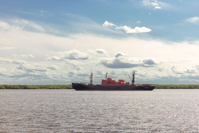Легендарное научное судно Михаил Сомов фото превью