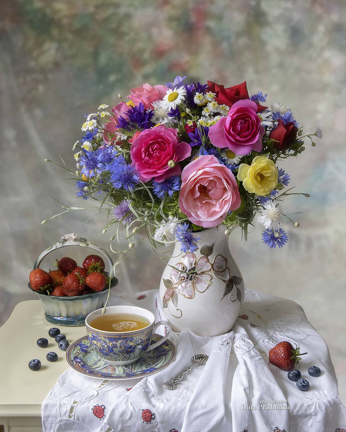 натюрморт, цветы, еда и напитки, фрукты, клубника, Приходько Ирина