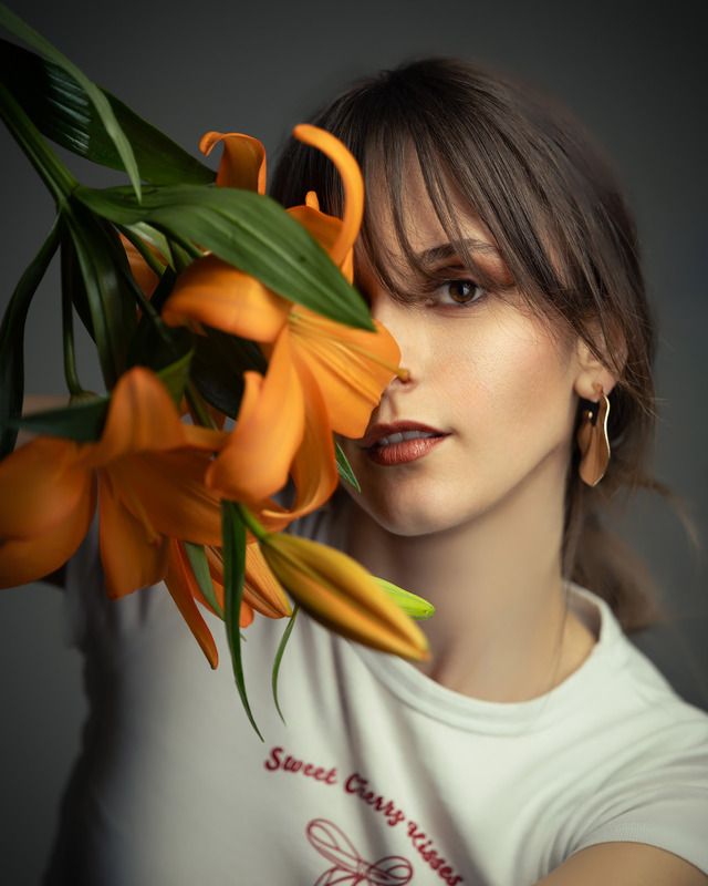 девушка, потрет, цветок Девушка фото превью