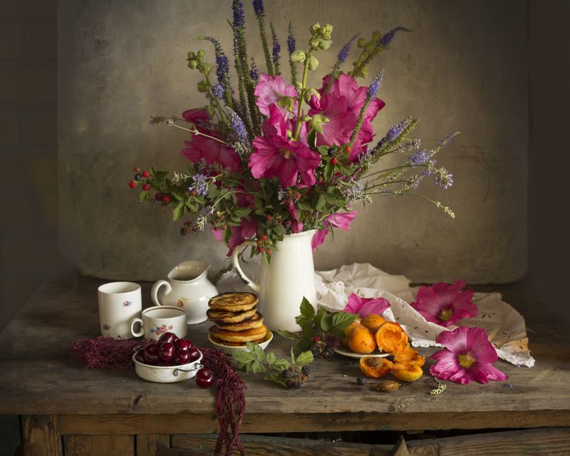 букет цветов, мальва, абрикос, вишня, оладушки,пышечки, ежемалина С пышечками фото превью