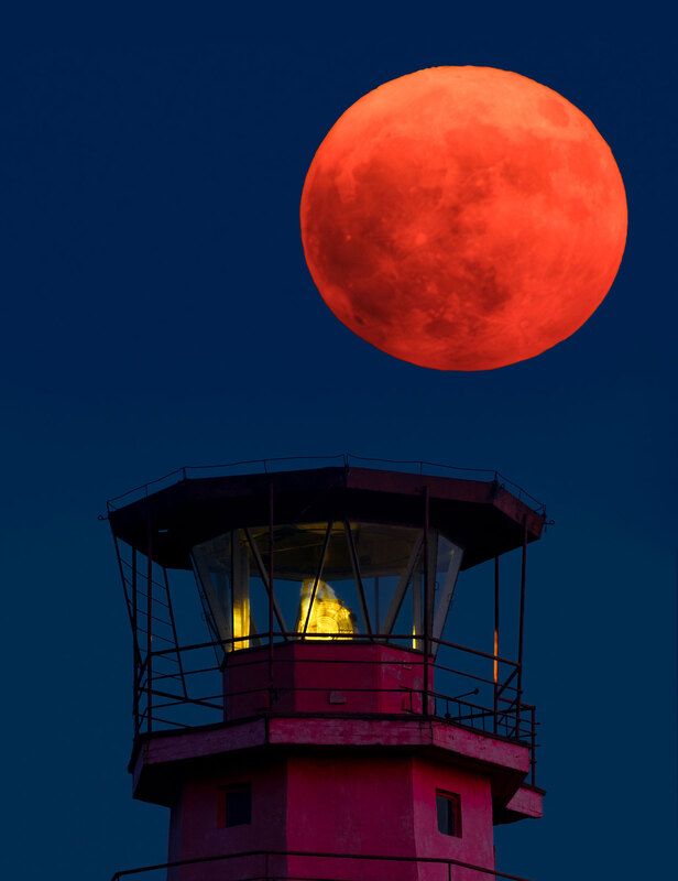 полнолуние Земляничная луна фото превью