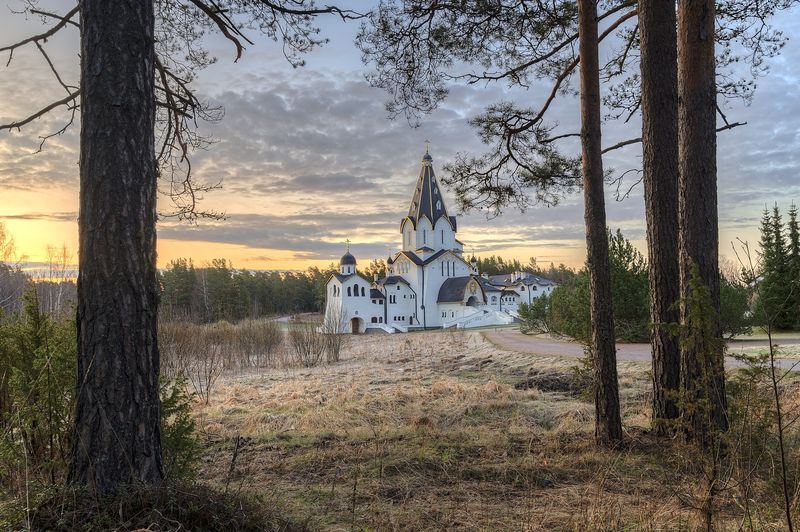 весна, озеро, остров, монастырь, церковь  фото превью