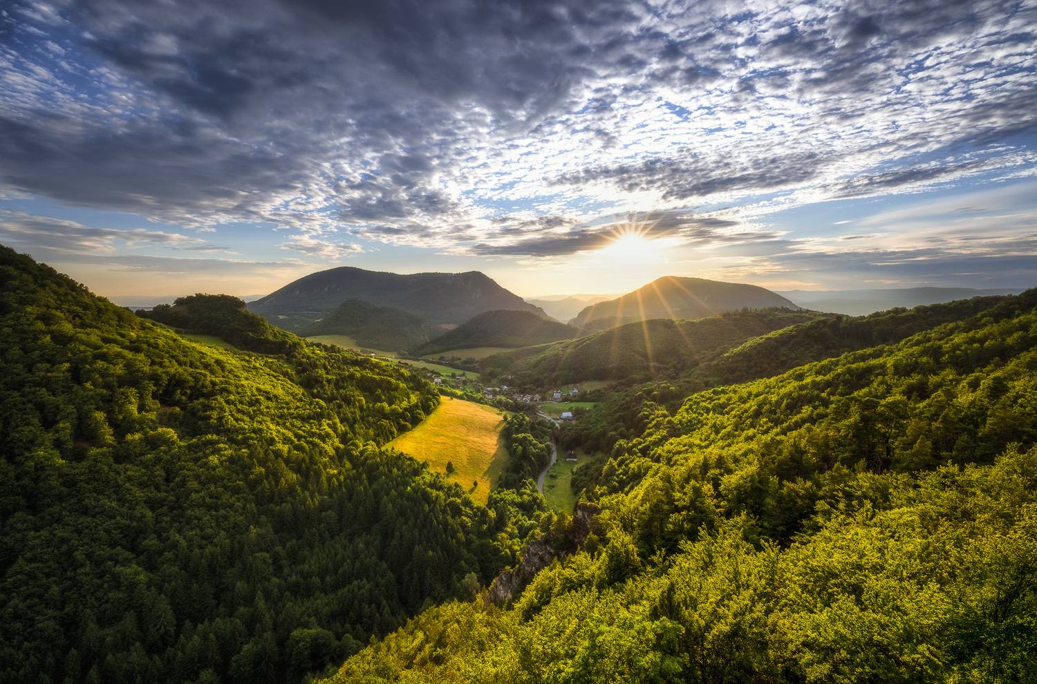 sunset, Konf&aacute;l Miroslav