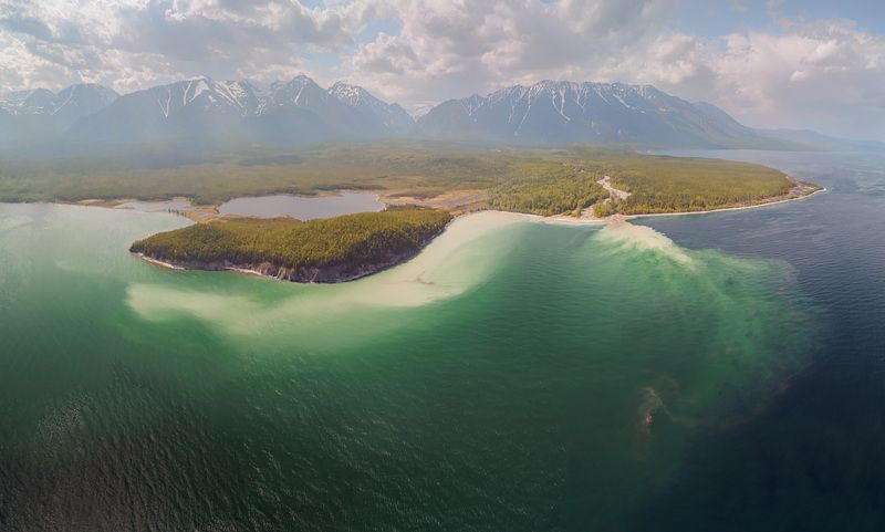 Устье реки Молокон в июне. Северный Байкал фото превью