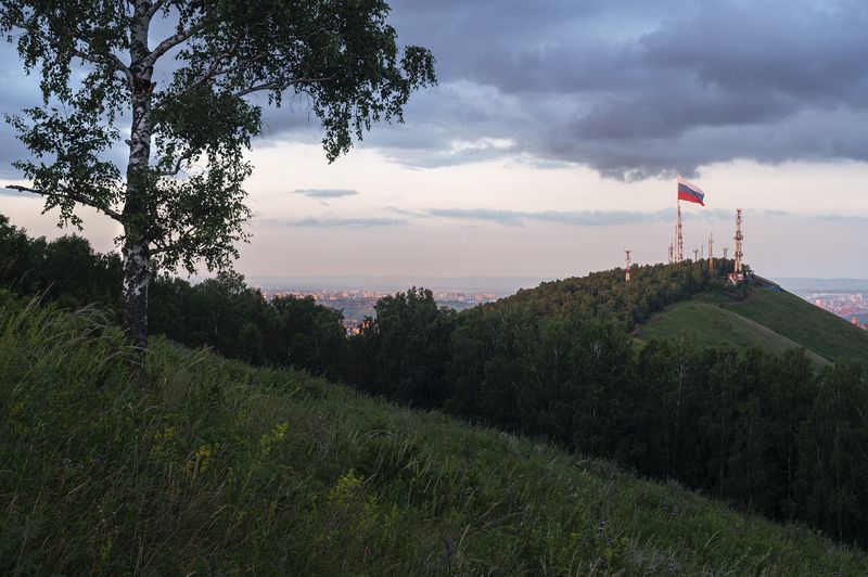 красноярск, гремячая грива, флагшток, николаевская сопка На закате фото превью