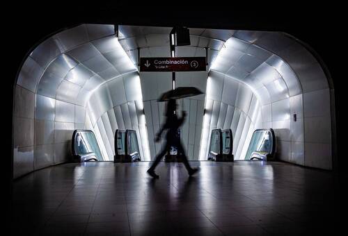 EL VIAJE: UNA TRAVESÍA SUBTERRÁNEA