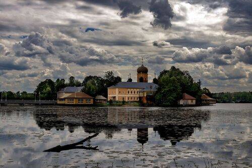 Покровская Свято-Введенская Островная пустынь