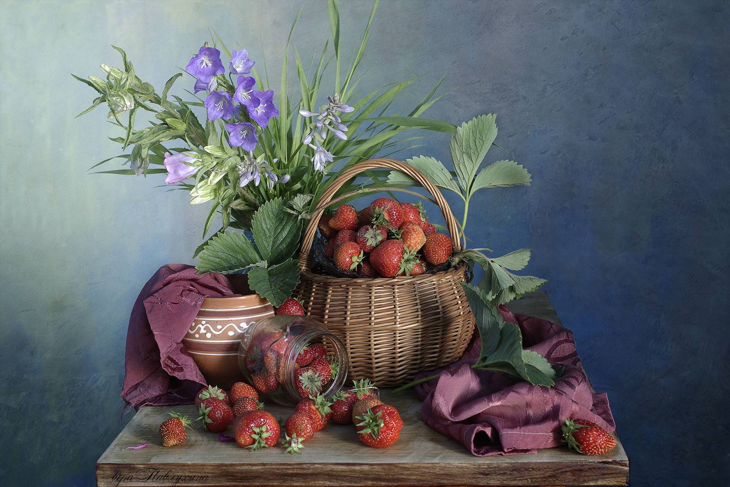 натюрморт, цветы, вера павлухина, ягоды, клубника, цветы, Вера  Павлухина