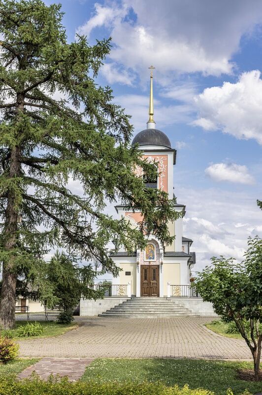 Никольский храм в деревне Дарьино Одинцовского округа фото превью