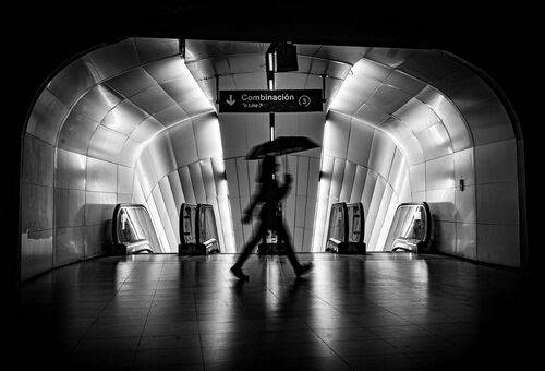 EL VIAJE: UNA TRAVESÍA SUBTERRÁNEA