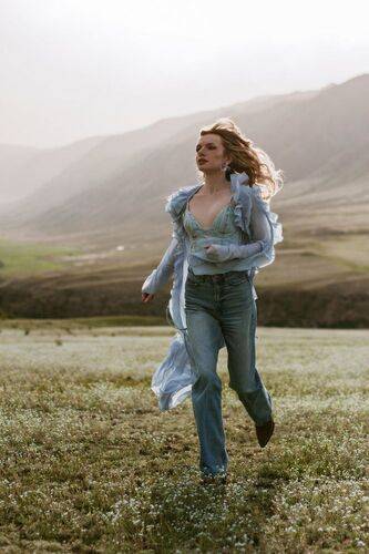 Отпустить всё и бежать навстречу солнцу.