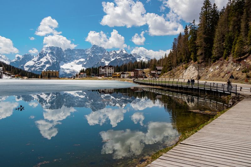 Lago di Misurina,Dolomiti фото превью