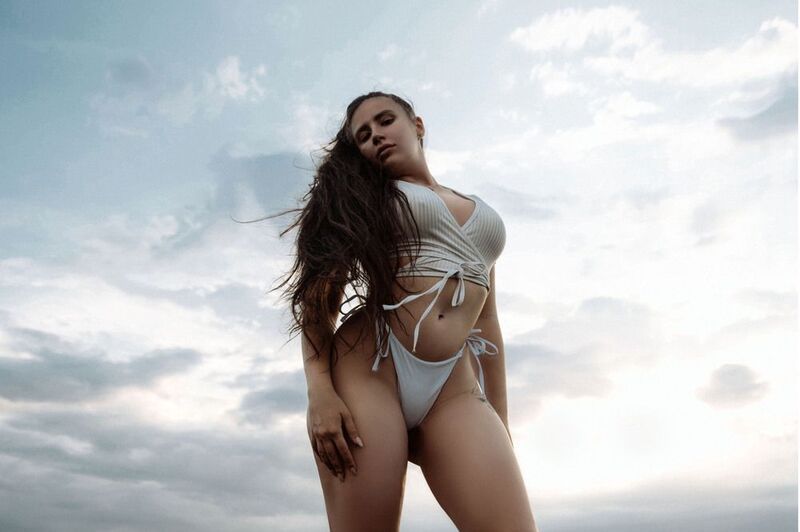 Yulya фото превью