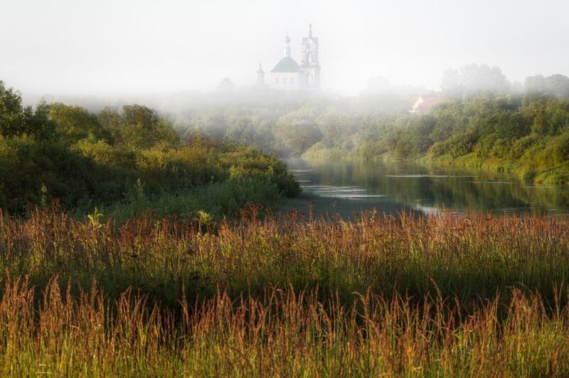 россия, погост, лето, рязанская область, храм, церковь, православие, село, утро, туман, река Уходящий туман фото превью