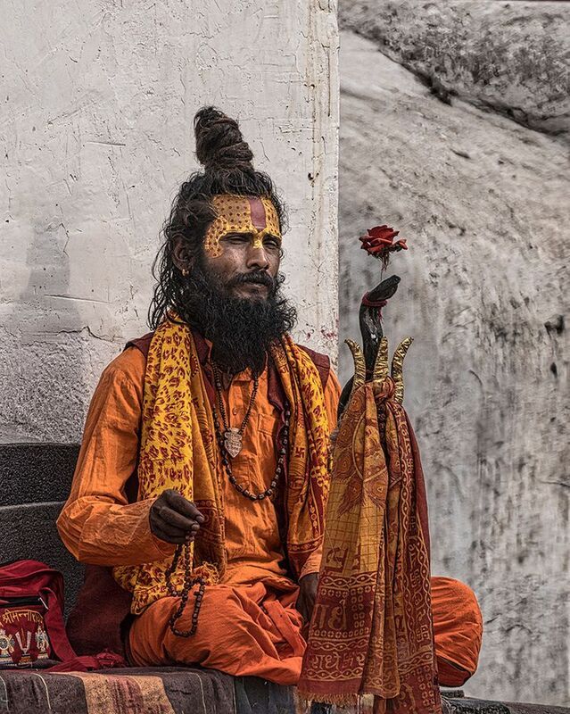 Садху в храме Пашупатинатх фото превью