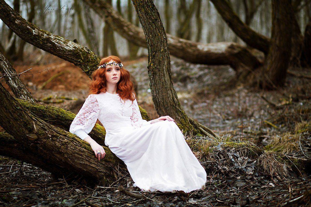 весна, девушка, рыжая, сказка, весна, дерево, природа, белое платье, венок, цветы , Ровдо Яна