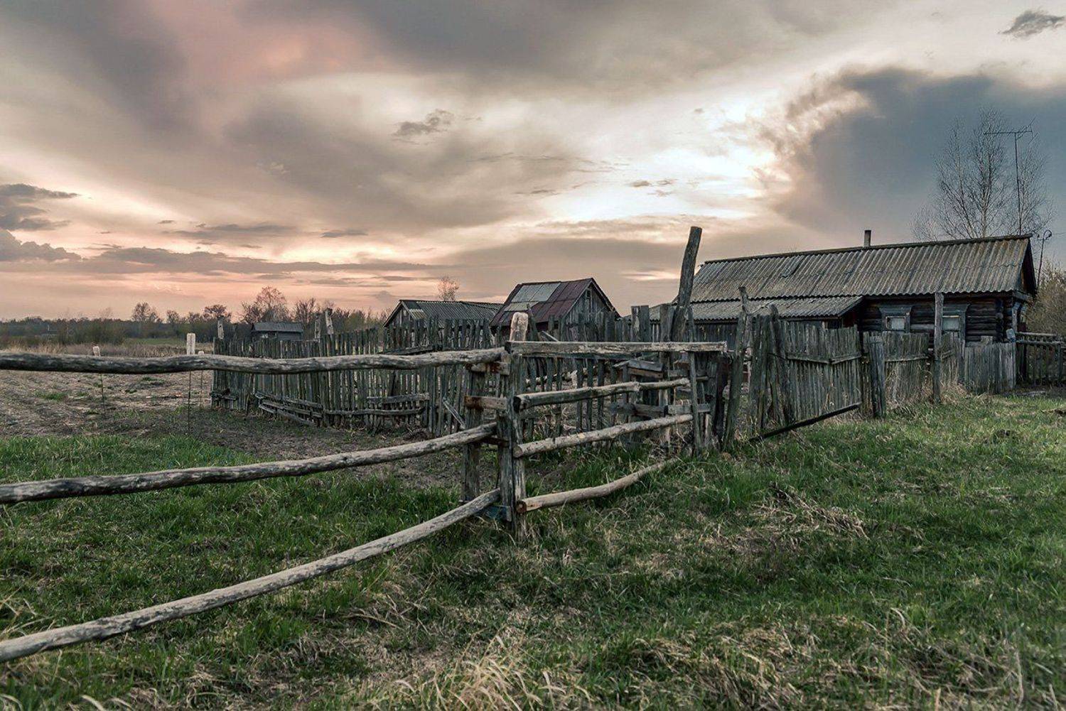 село,вечер,изгородь,дом,небо,весна, AlexeyAsoskov