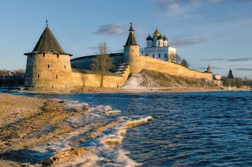 В лучах уходящего солнца...