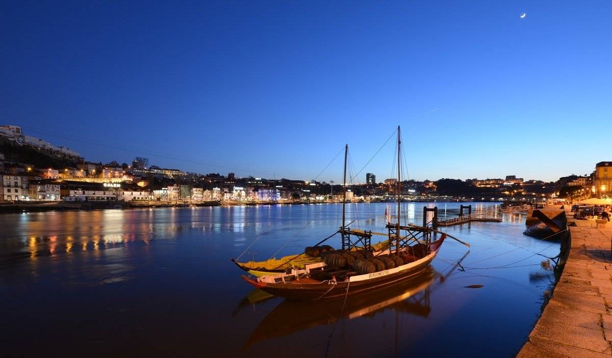 Португалия , Олег Потехин