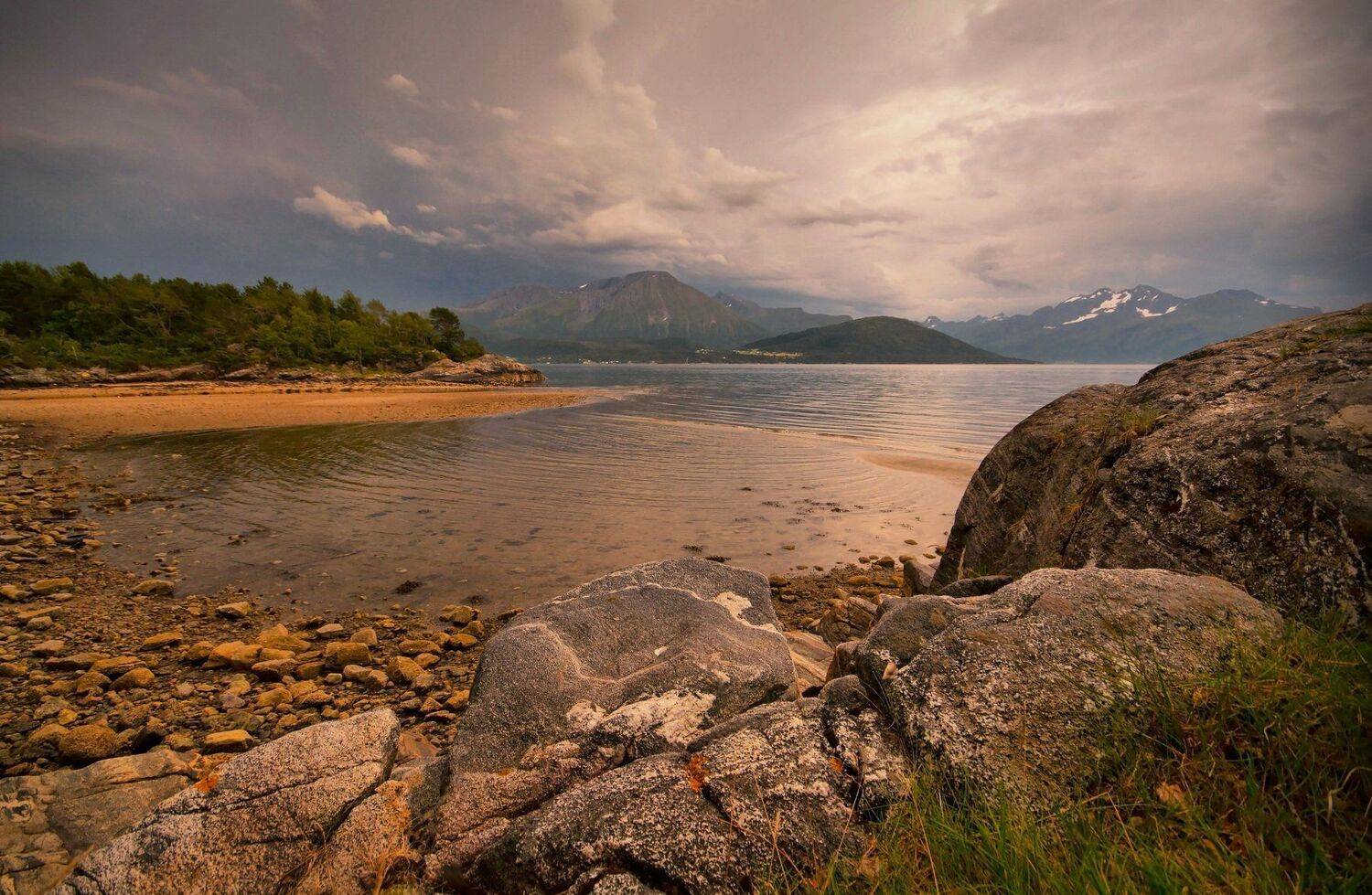 More og Romsdal, Olegs Bucis