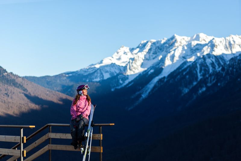 горы, девушка, зима, Роза Хутор, закат Горное тепло фото превью