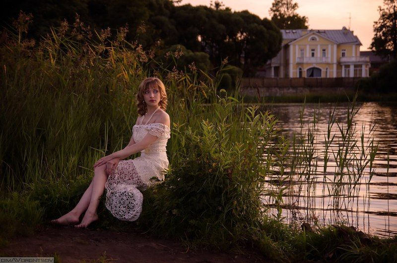 У озера фото превью